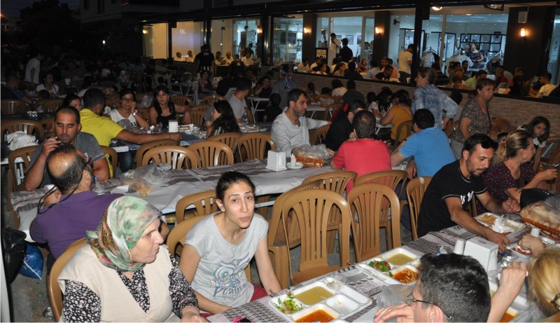 Beşiktaşlılardan iftar