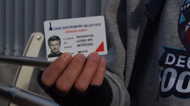 Beckham’ın fotoğrafıyla öğrenci kartı aldı!