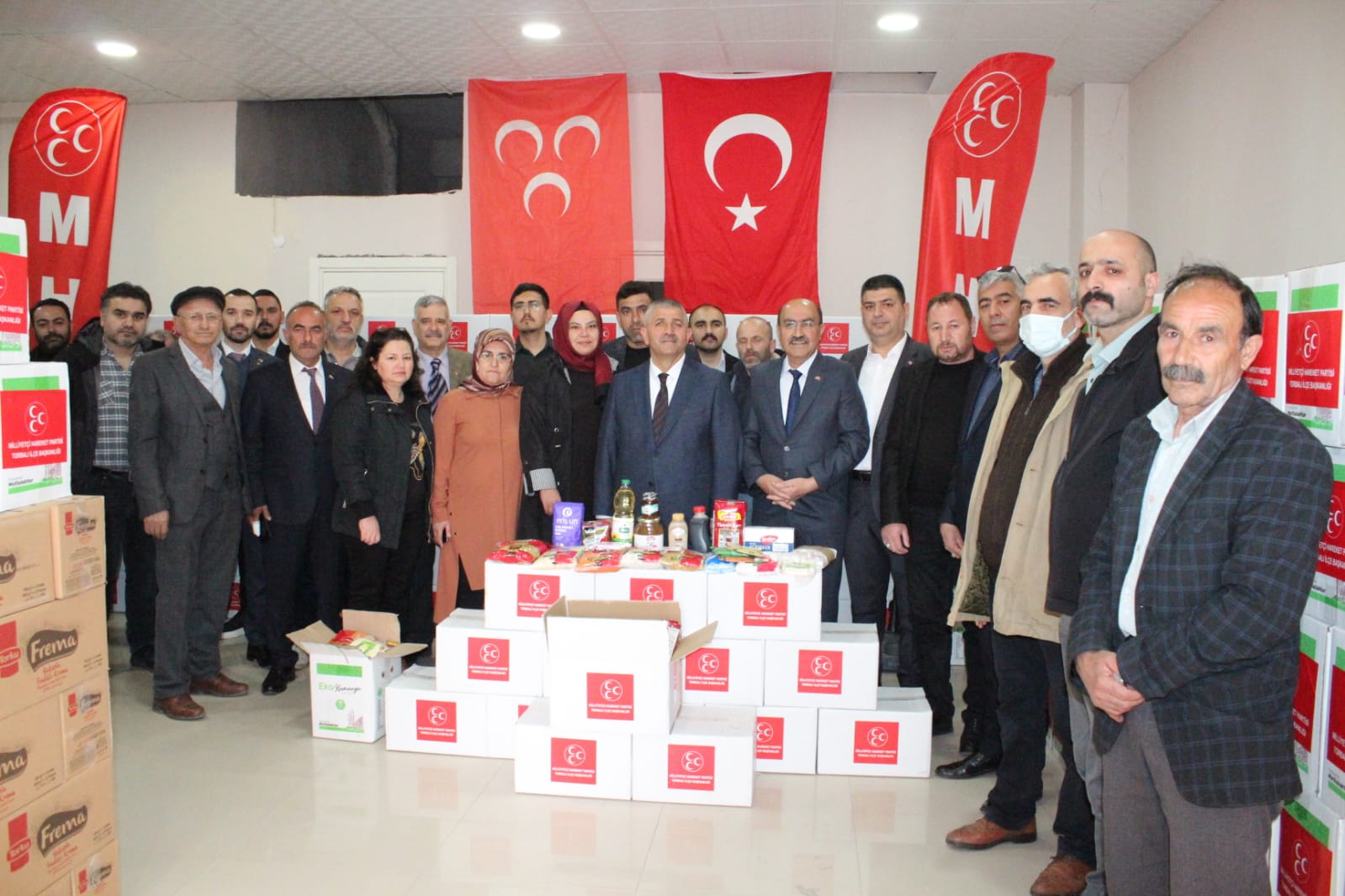 MHP Torbalı, ramazan kolilerini hazırladı