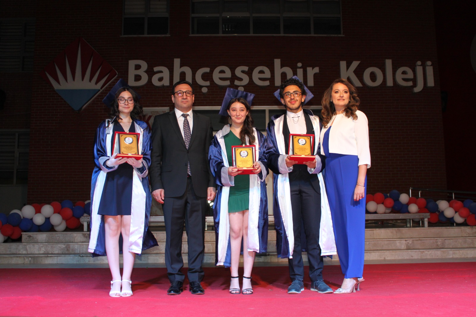 Bahçeşehir Koleji’nde mezuniyet coşkusu