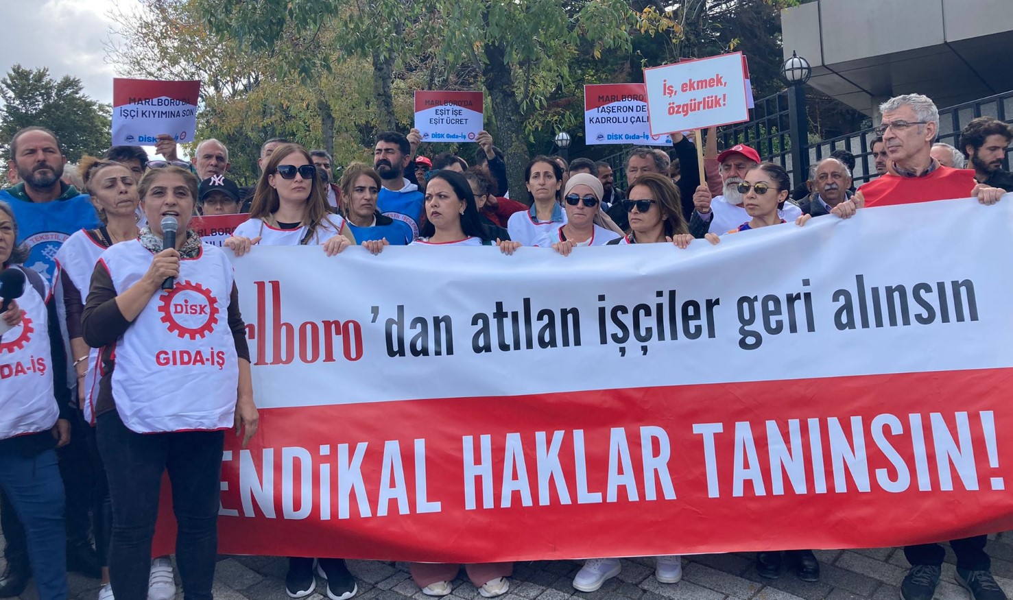 Marlboro işçileri, direnişlerini İstanbul’a taşıdı